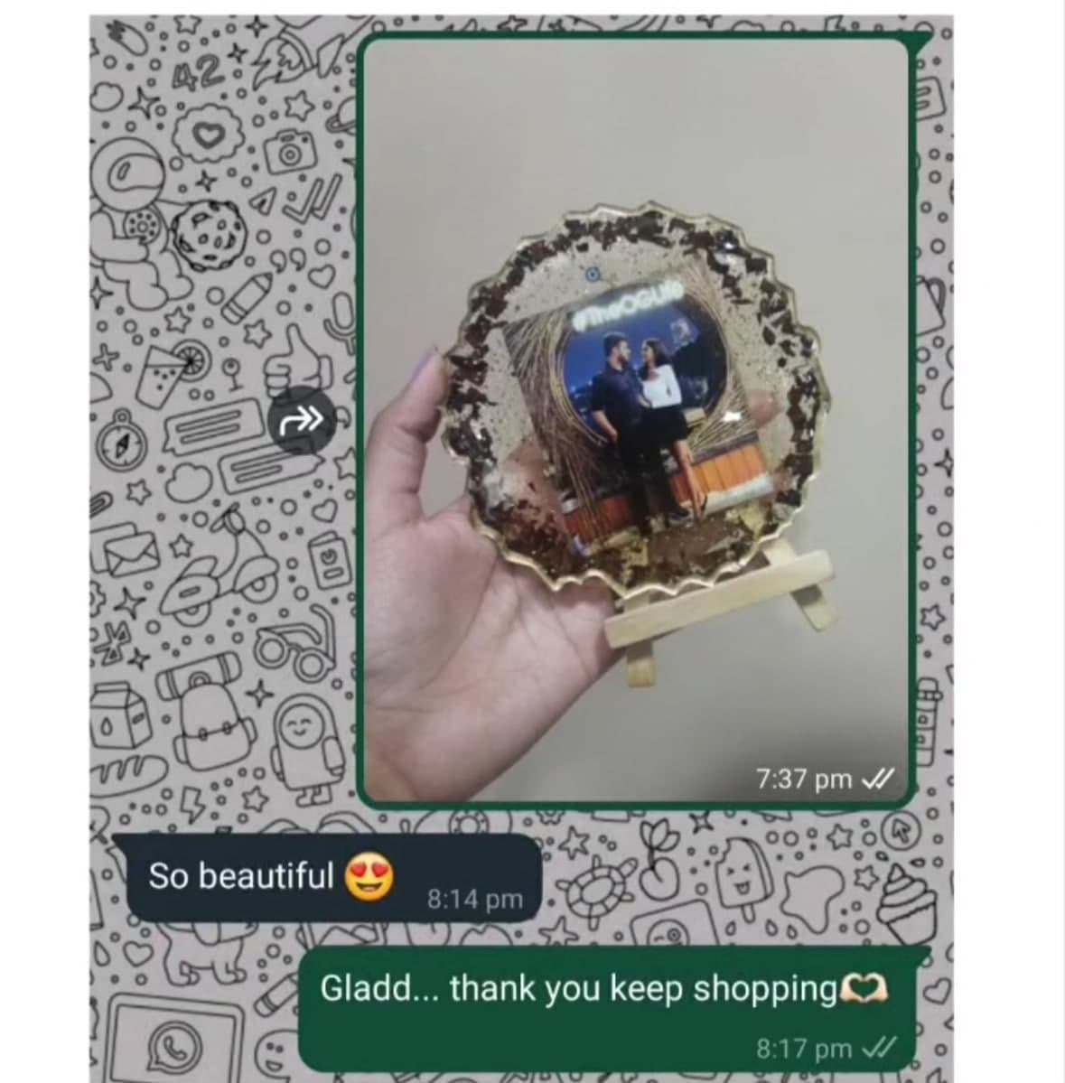 WhatsApp screenshot showing a round gold-flecked resin photo frame of a couple on an easel, with the reply 'So beautiful'